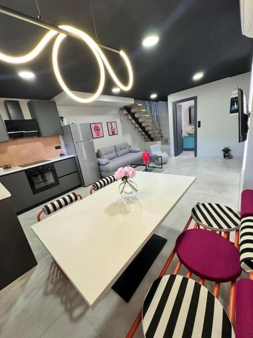 Pop Art Maisonette Yanya Dış mekan fotoğraf